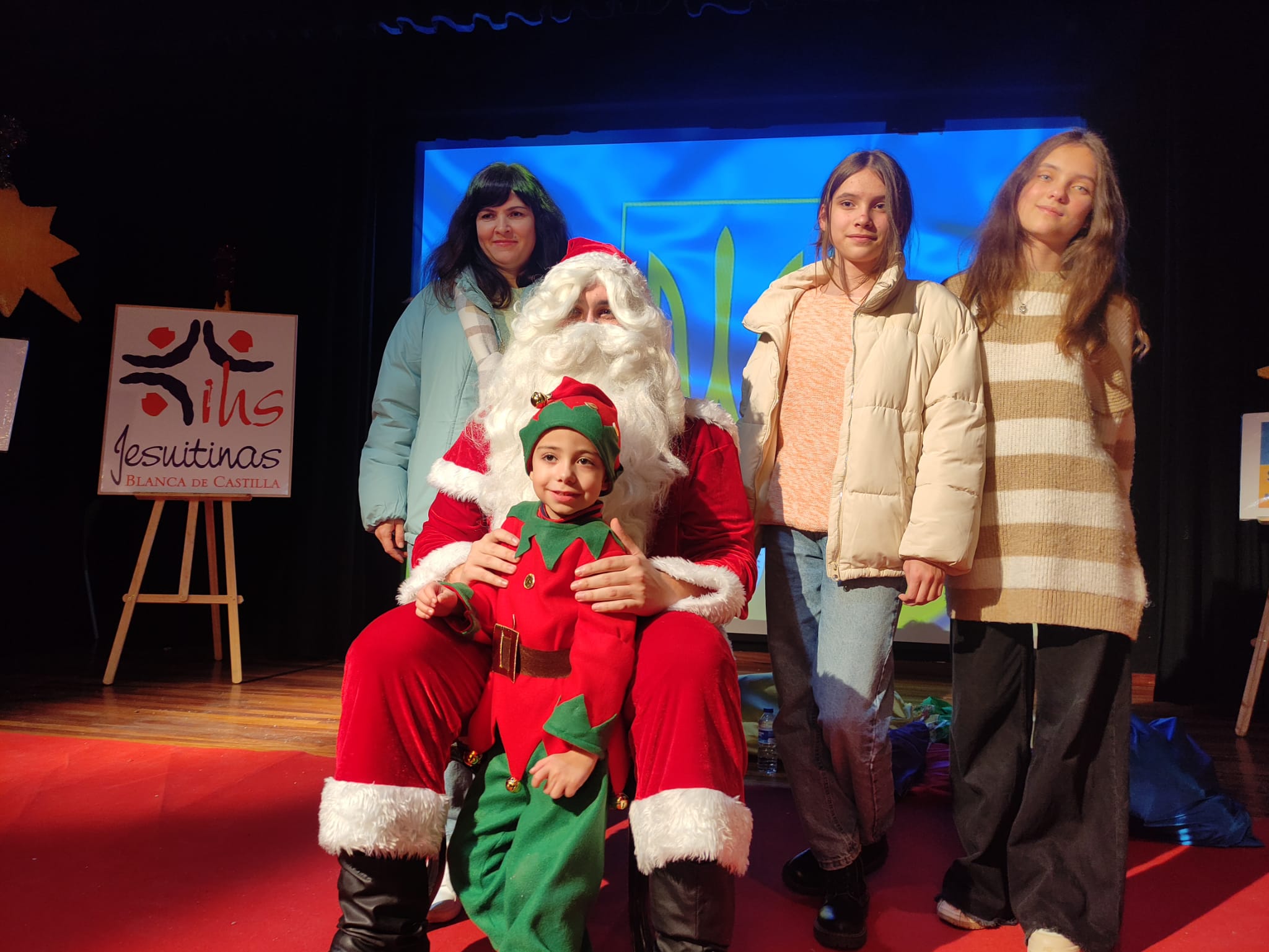 Fotos: Papá Noel visita a los niños ucranianos en Burgos