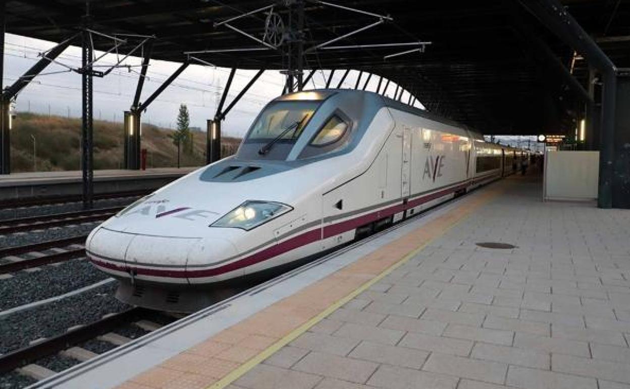 El Ave entró en servicio en Burgos el pasado 22 de julio. 