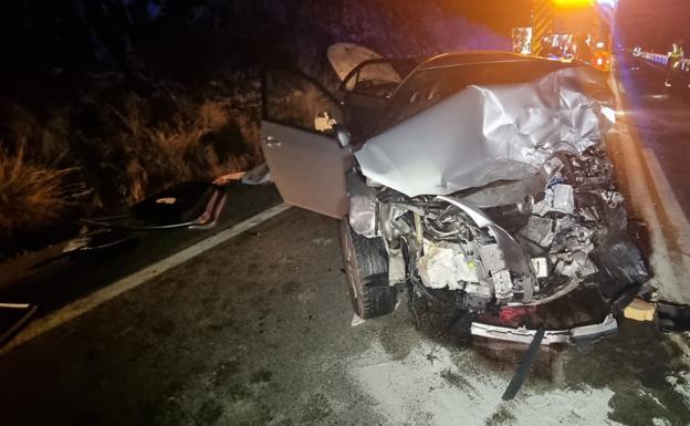 Imagen de uno de los vehículos implicados en el fatal accidenta. 