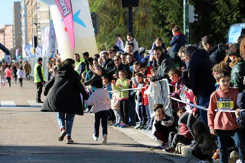 Fotos: Deportividad y gran participación en la San Silvestre infantil de Burgos