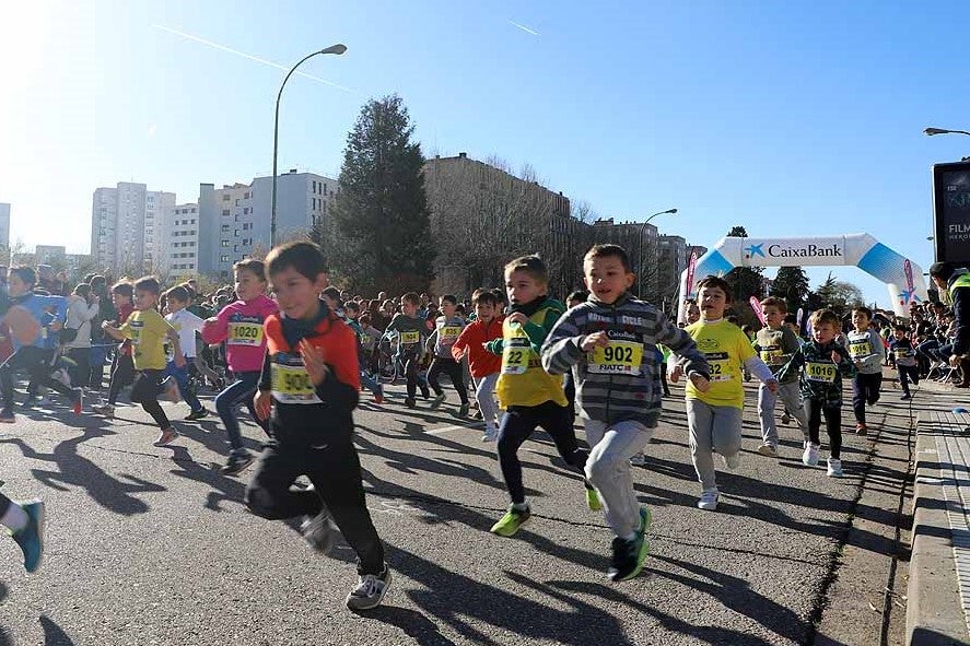 Fotos: Deportividad y gran participación en la San Silvestre infantil de Burgos