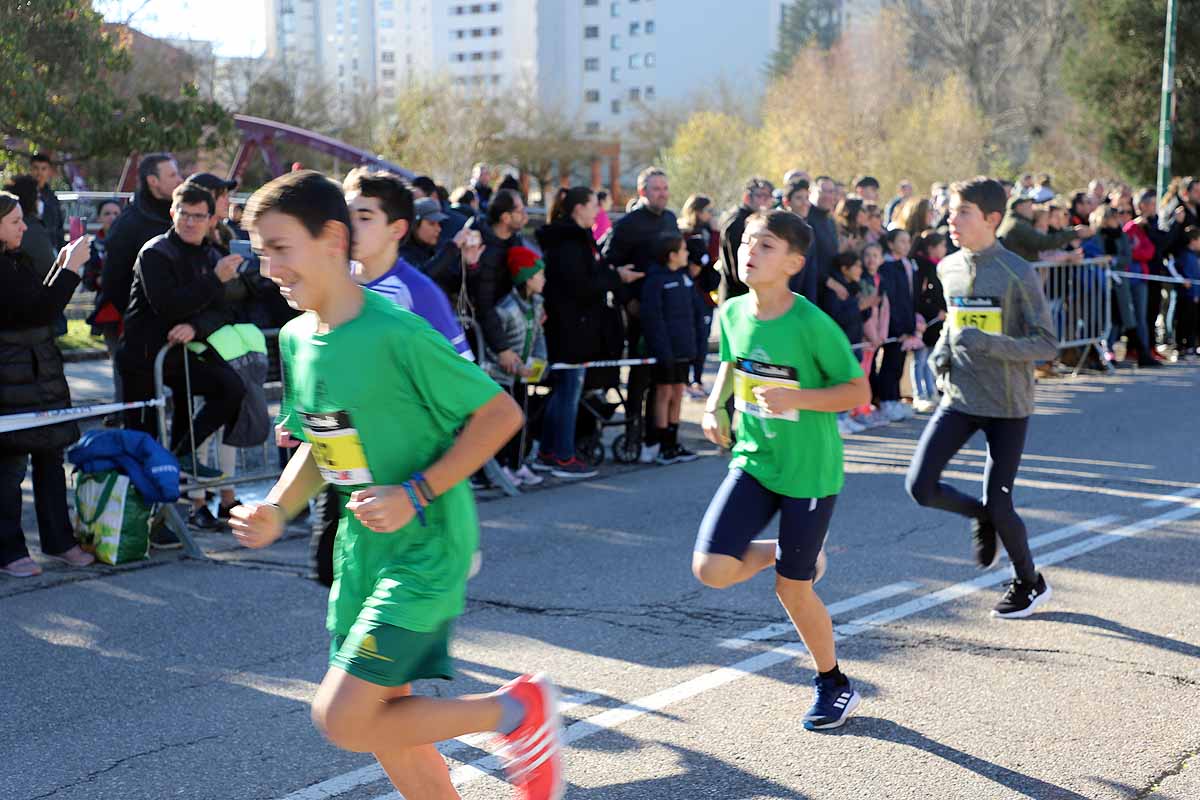 Fotos: Los corredores más pequeños despiden el año en la San Silvestre Cidiana