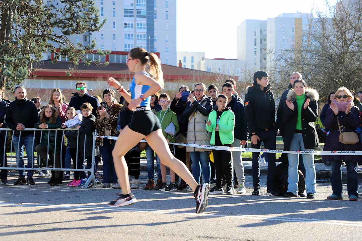 Fotos: Los corredores más pequeños despiden el año en la San Silvestre Cidiana