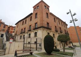 El palacio de Castilfalé es hoy en día sede del Archivo Municipal de Burgos.