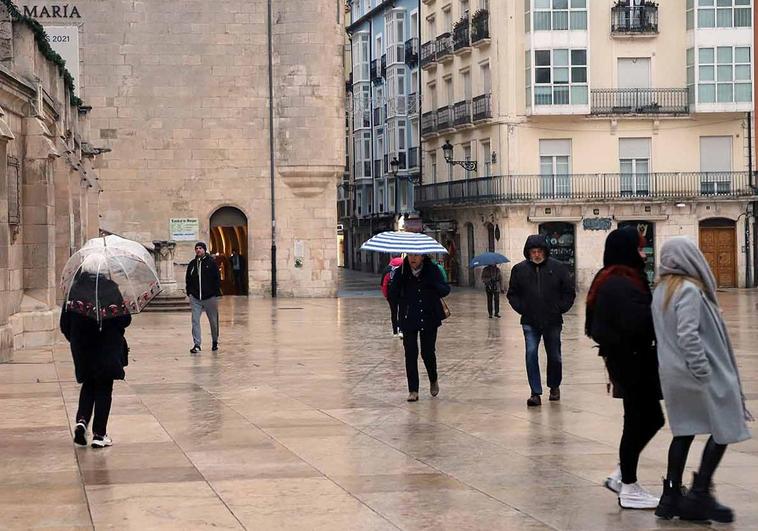 Los paraguas serán necesarios el viernes y el sábado.