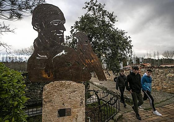 Homaneja a Félix Rodríguez de la Fuente.