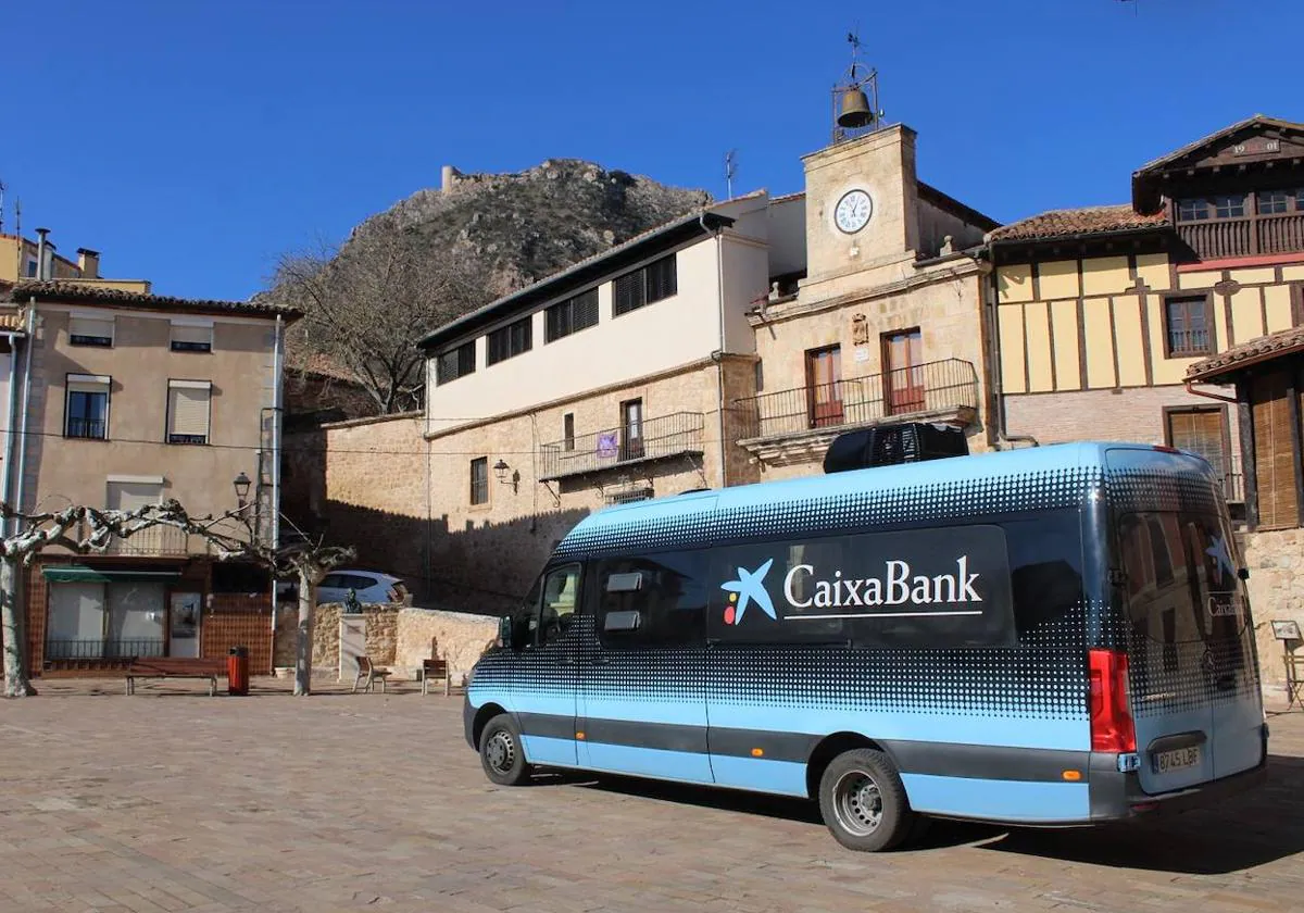 Un convenio llevará cajero fijo a 15 pueblos de Burgos y móvil a otros 54