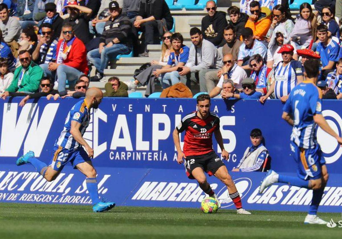 El Mirandés saca un punto de El Toralín para mantenerse a siete del descenso