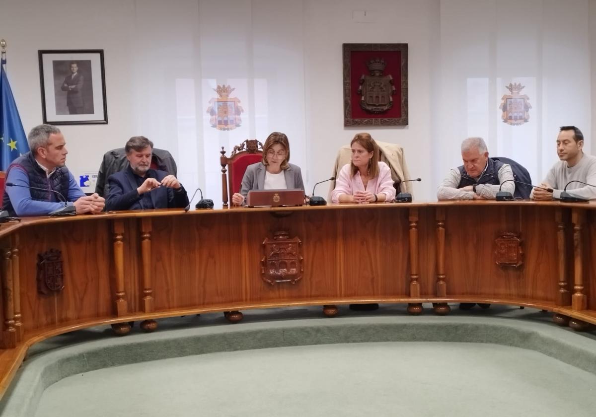 El Ayuntamiento de Aranda firma una declaración institucional pidiendo el modificado del CorredorAtlántico.