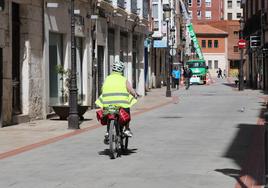 Los ciclistas dispondrán de puntos para reparar fácilmente y en la vía pública un pinchazo de sus bicicletas.