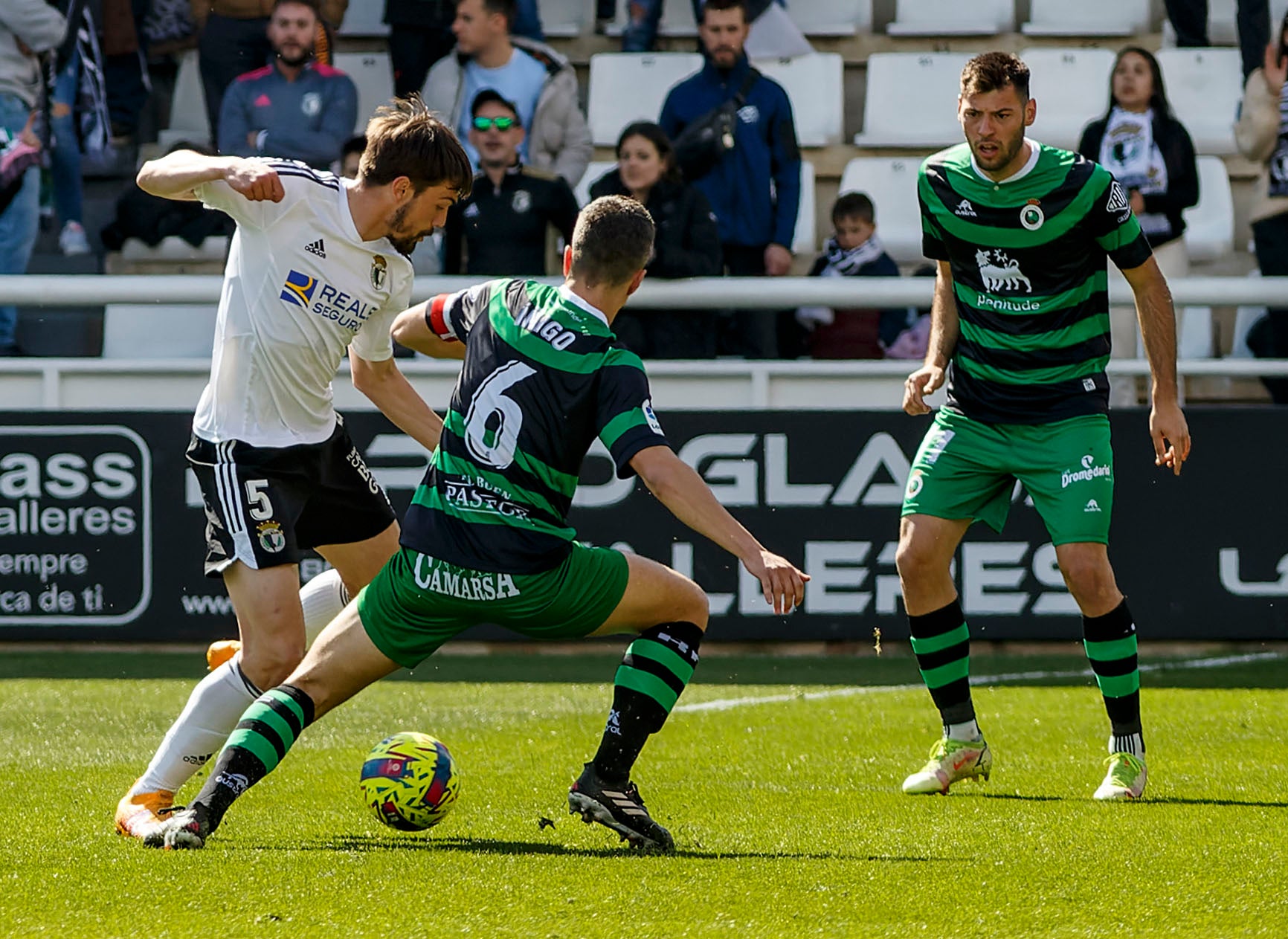 El Burgos CF se hace con la victoria ante un necesitado Racing