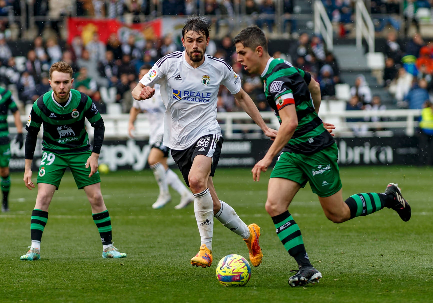 El Burgos CF se hace con la victoria ante un necesitado Racing