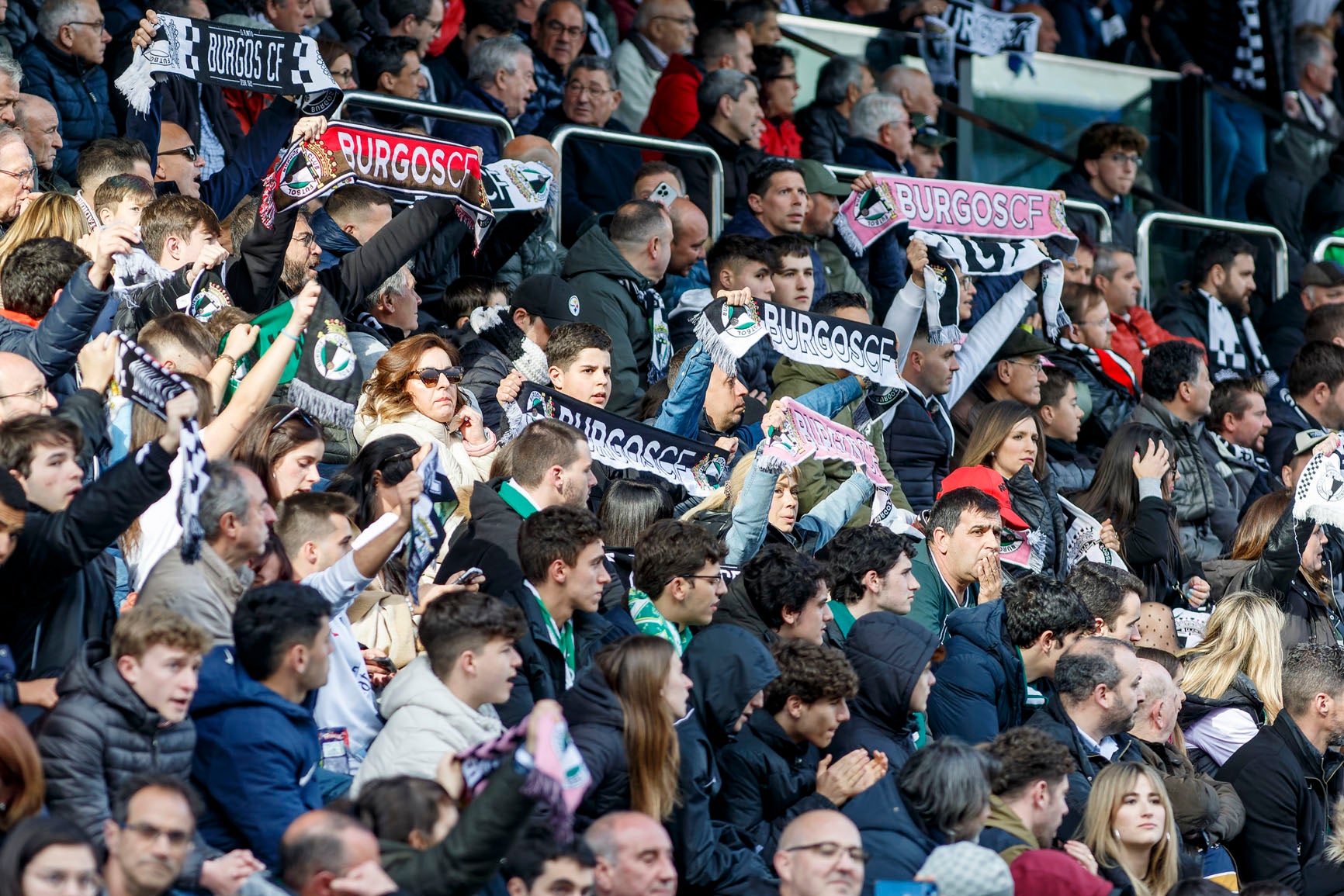 El Burgos CF se hace con la victoria ante un necesitado Racing