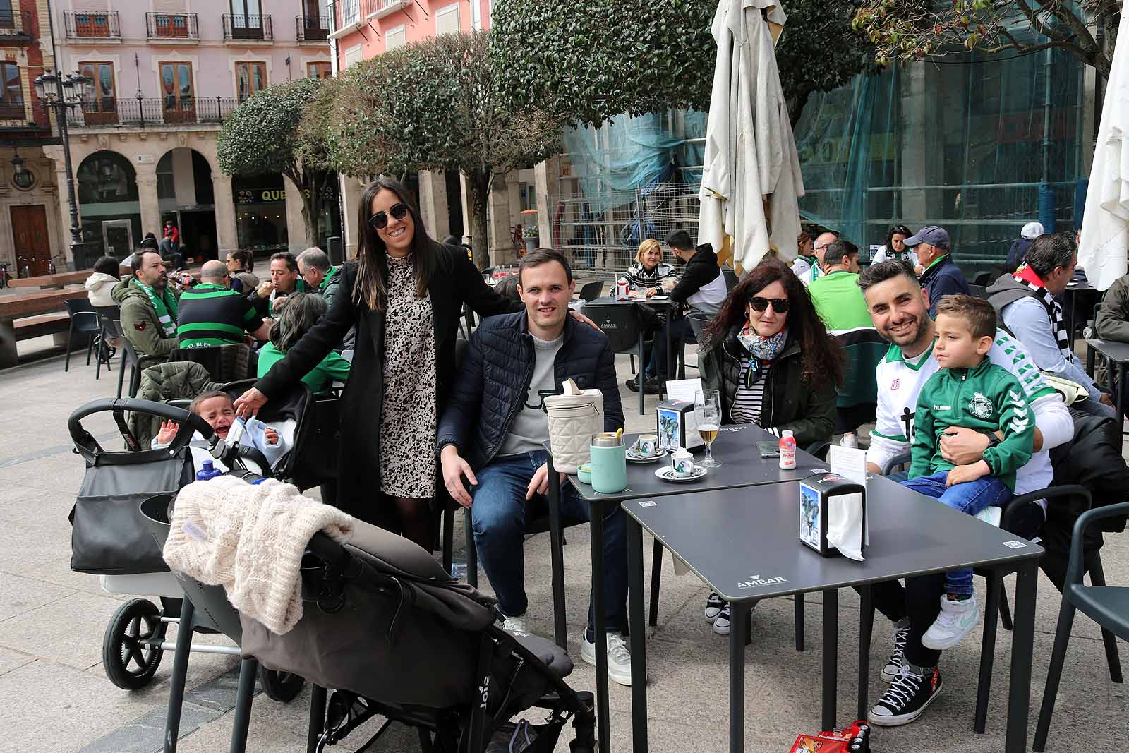 La afición del Racing de Santander disfruta de Burgos