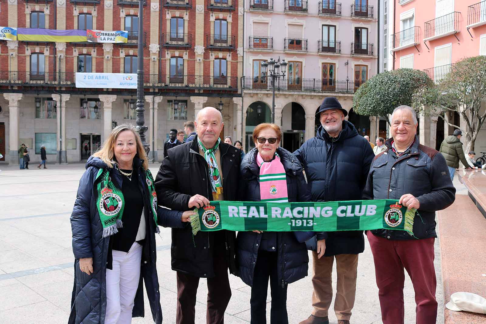 La afición del Racing de Santander disfruta de Burgos