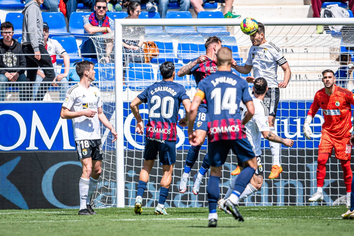El Burgos cae derrotado ante el Huesca