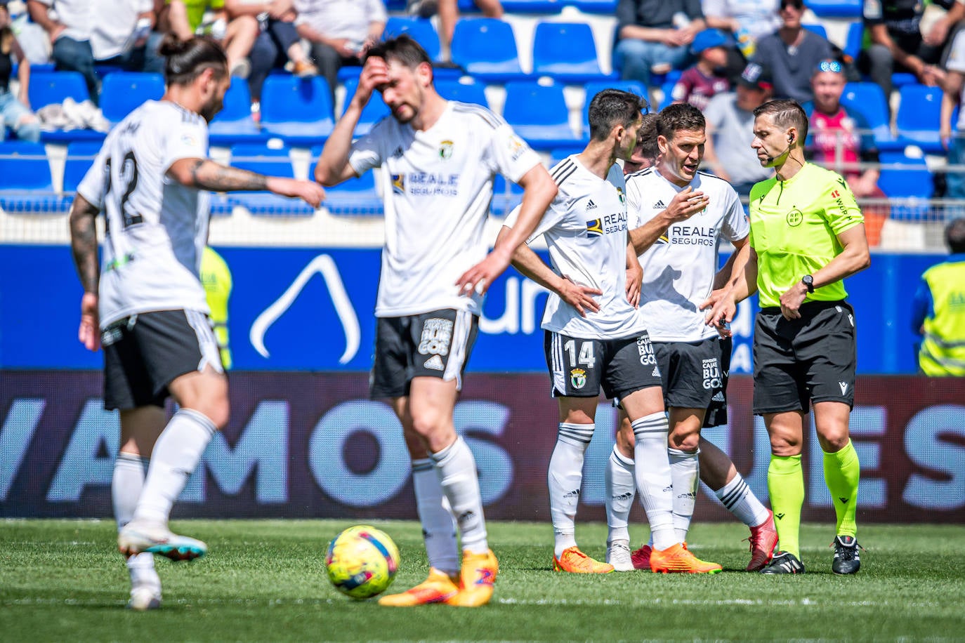 El Burgos cae derrotado ante el Huesca