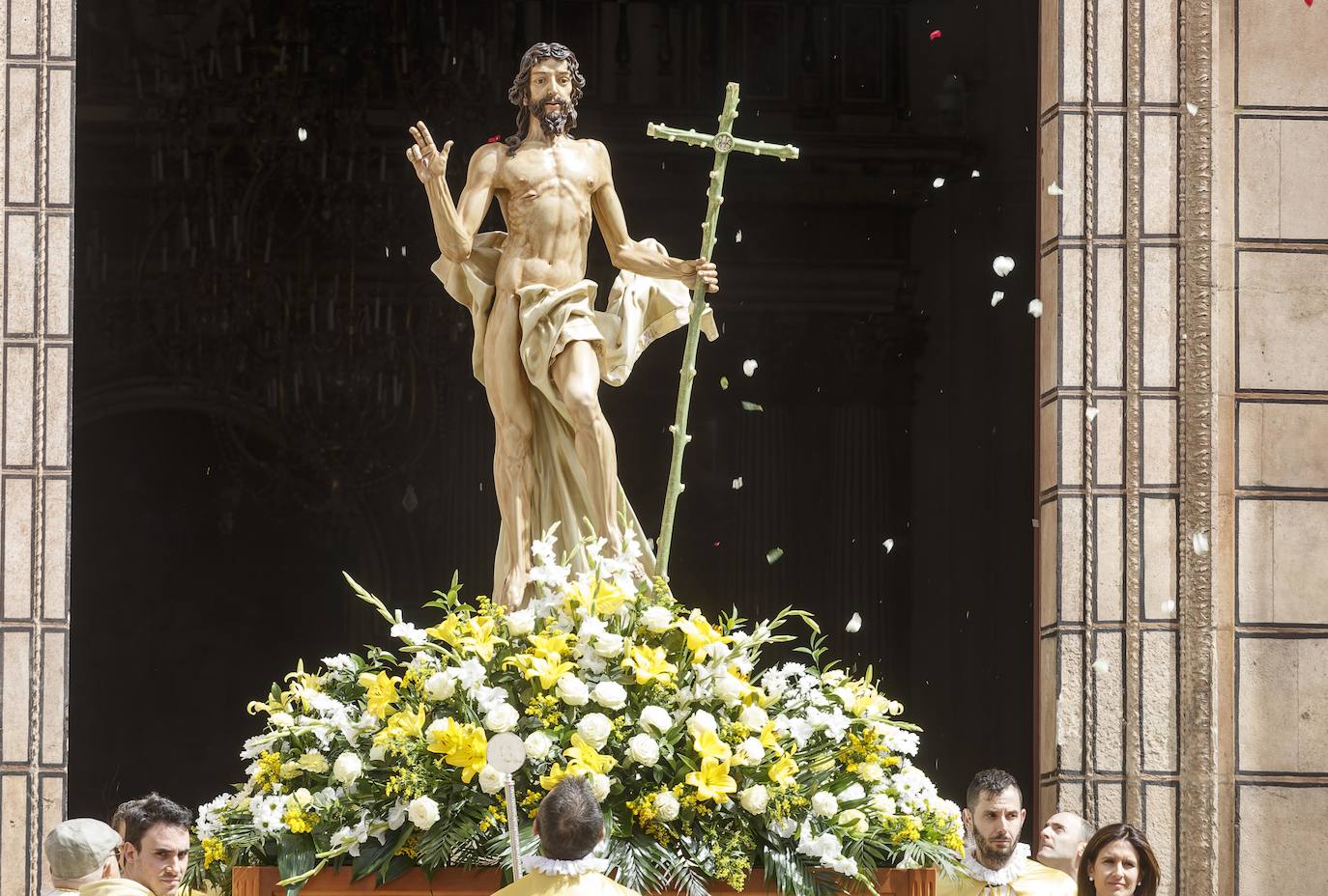 Burgos celebra la Pascua con el encuentro de la Madre y el hijo resucitado