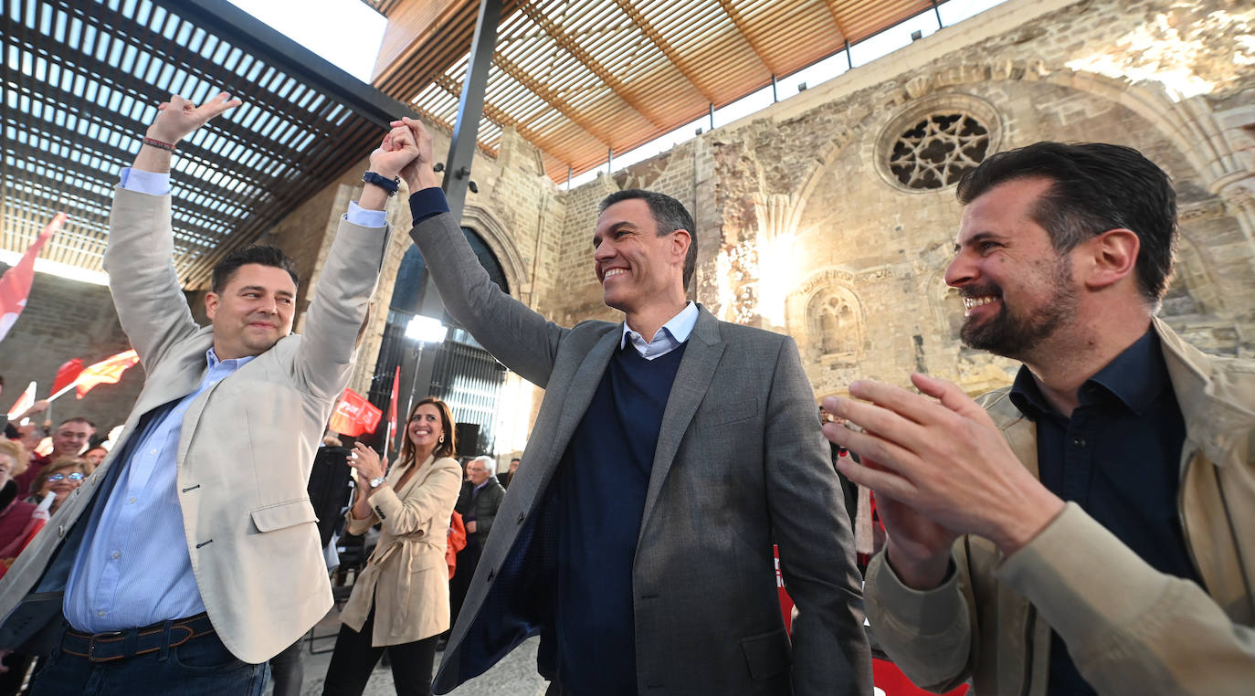 Pedro Sánchez respalda en Burgos la candidatura de Daniel de la Rosa