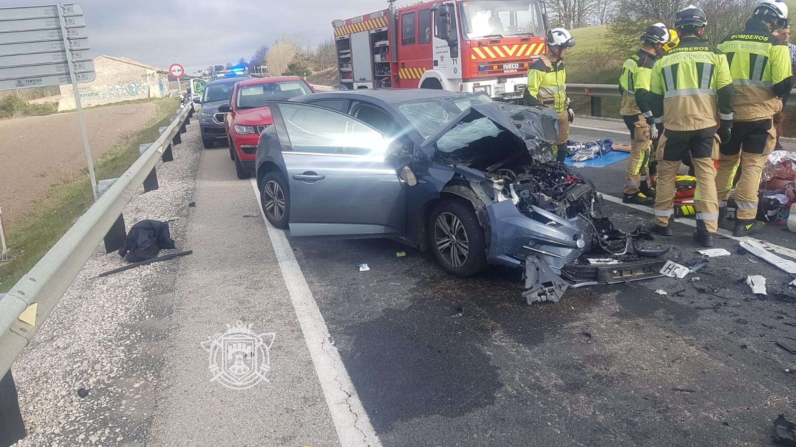 Estado en el que quedó el coche tras el impacto.