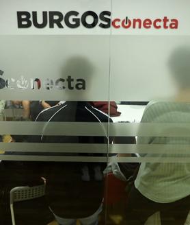 Imagen secundaria 2 - Alumnos del Liceo Castilla en BURGOSconecta. 