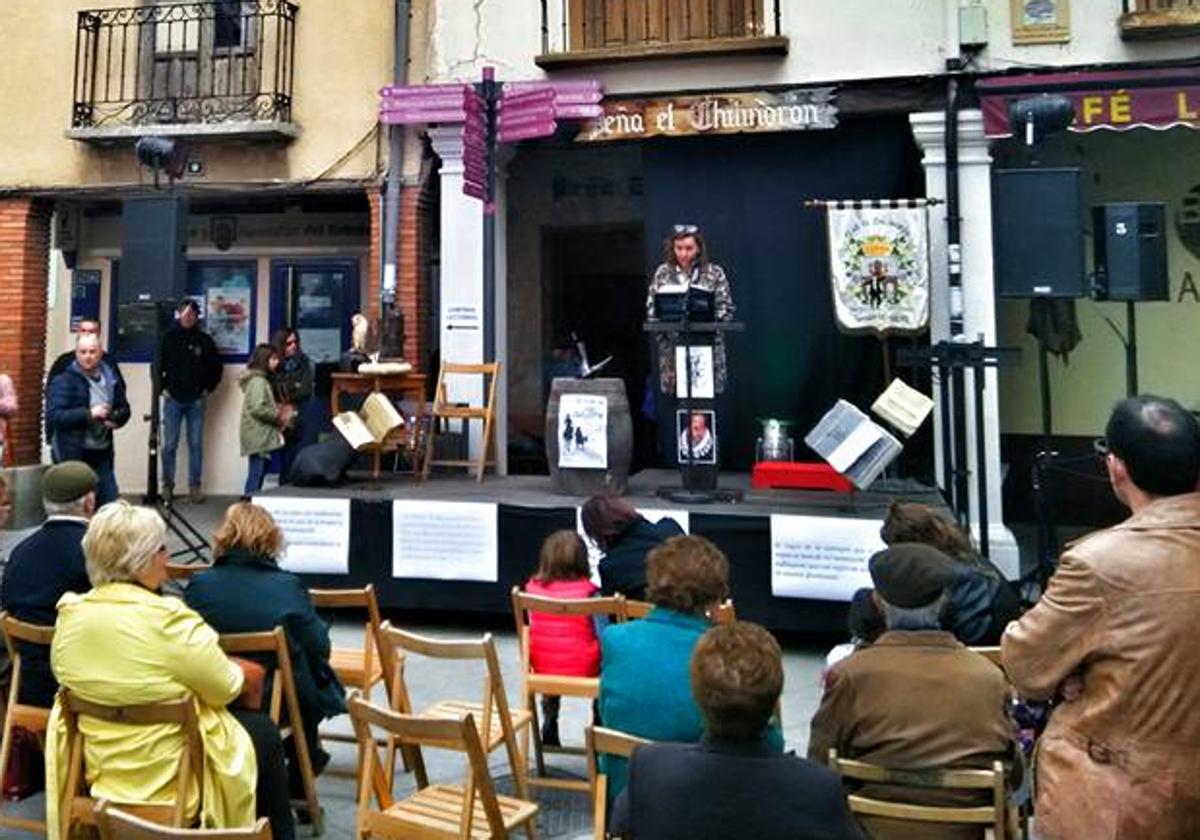 Actividad de lectura en la peña El Chilindrón de Aranda.