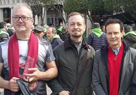 Tres miembros de Vía Burgalesa de izquierda a derecha: Juan Carlos García, José Antonio Medina y Sergio Ibáñez, candidato a la Alcaldía de Burgos.