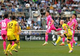 Imagen del partido entre Burgos CF y CD Mirandés en la primera vuelta.