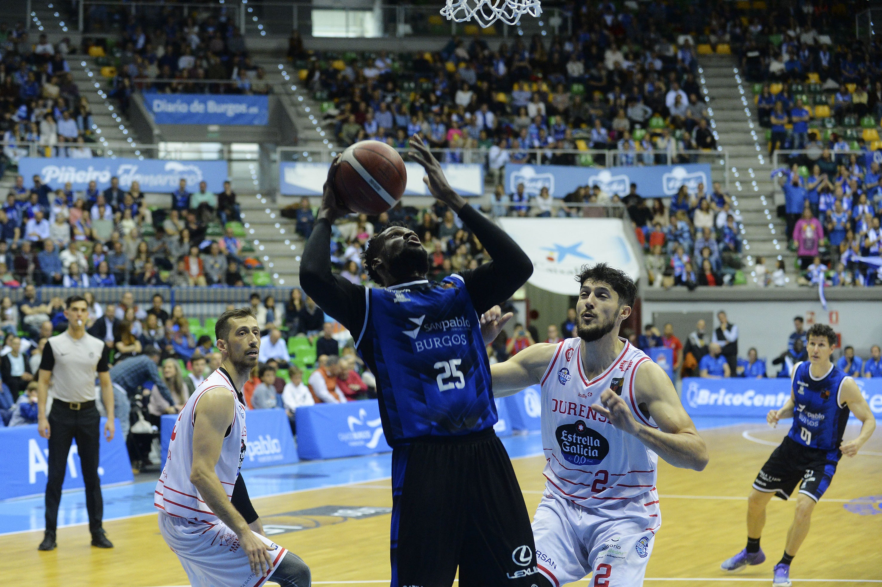 El San Pablo no da opciones al Club Ourense Baloncesto