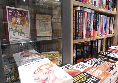 Imagen secundaria 1 - Librería Hijos de Santiago Rodríguez.