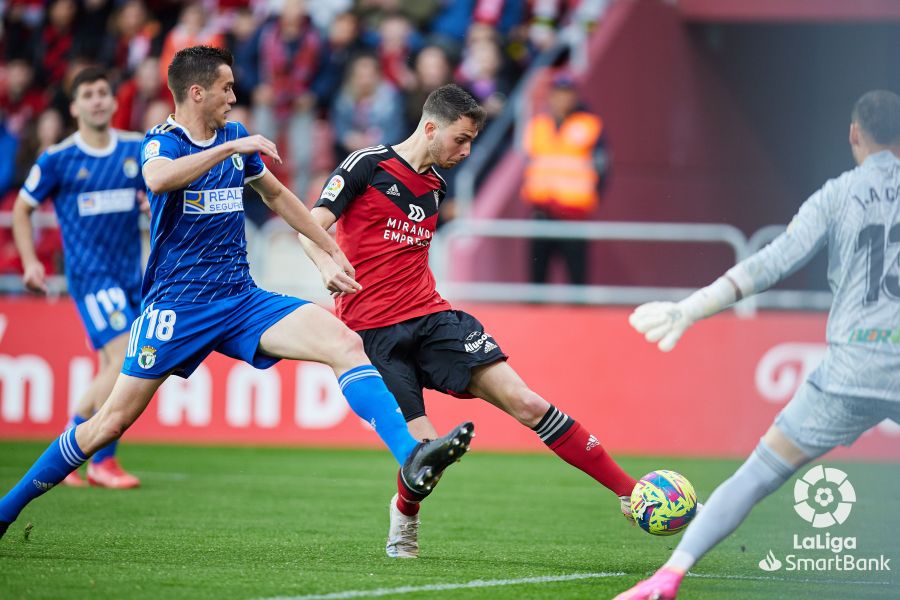 Córdoba intenta bloquear un lanzamiento del Mirandés