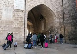 Grupo de alumnos de visita en Burgos.