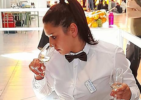 Imagen secundaria 1 - La Escuela de Hostelería &#039;La Flora&#039; consigue una medalla de plata y otra de bronce en los Skills CYL