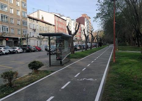 Imagen secundaria 1 - Piden devolver al peatón la calle Doctor Fleming y otras aceras bici de Burgos