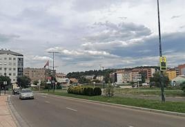 En la Avenida de la Independencia se cuenta con dos pasos de peatones inteligentes, uno de ellos con radar de aviso.