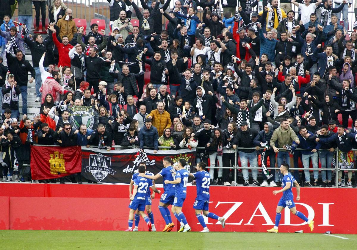 Imagen de la celebración del primer gol del Burgos en el partido frente al Mirandés.