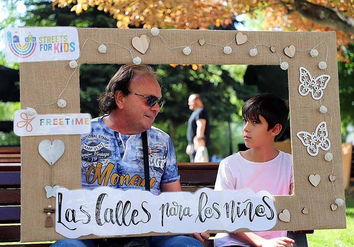 Las diferentes generaciones han charlado de cómo ha cambiado el uso de las calles para los niños.
