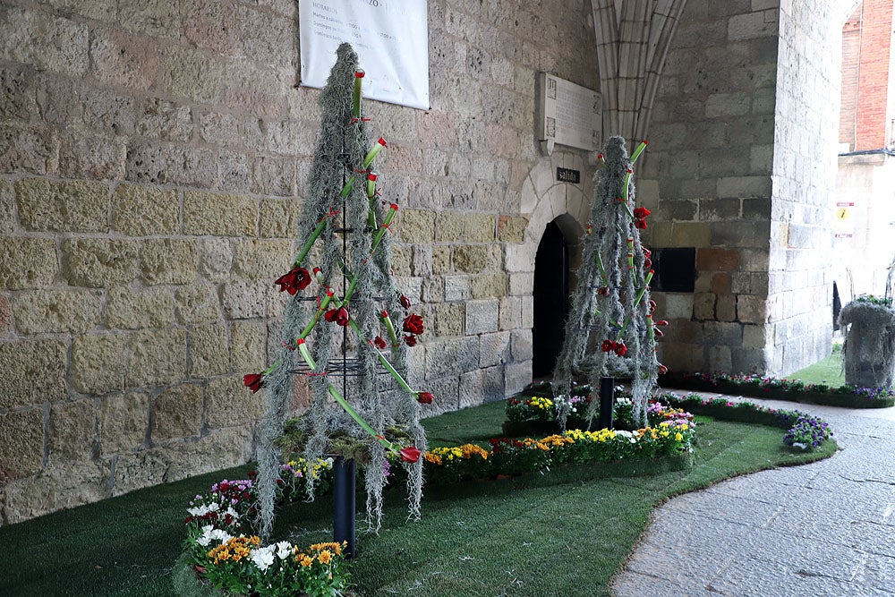 Monumentos florales de la Fiesta de las Flores de Burgos