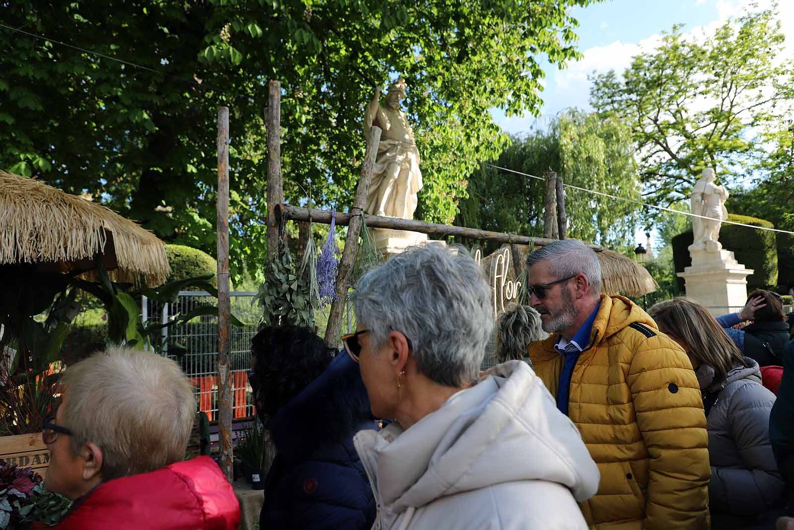 Burgos se llena de flores y gentío