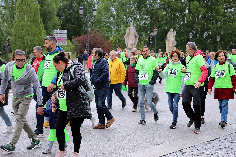 Más de 5.000 burgaleses marchan contra el cáncer