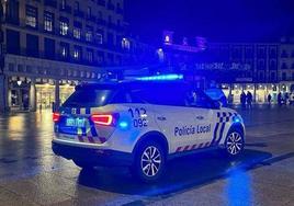 Coche de Policía Local de Burgos en la Plaza Mayor