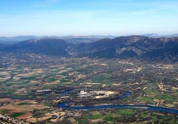 Vecinos del Valle de Tobalina se plantan contra la instalación de una macroplanta fotovoltaica