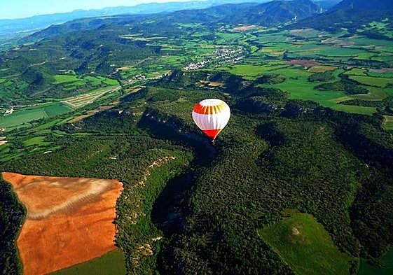 Los usuarios de Aladinia.com han elegido Las Merindades como uno de los mejores destinos para volar en globo.