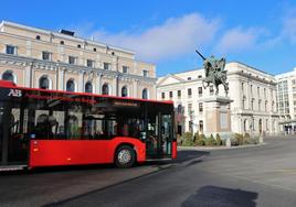 Los autobuses urbanos en Burgos siguen recuperando viajeros.