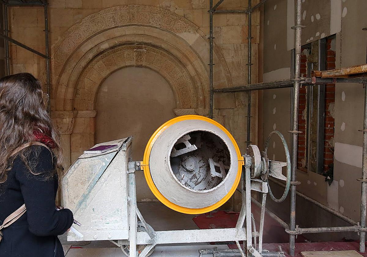 Imagen de archivo de las obras en un templo.