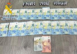 La Guardia Civil incautó hachís y dinero en efectivo.