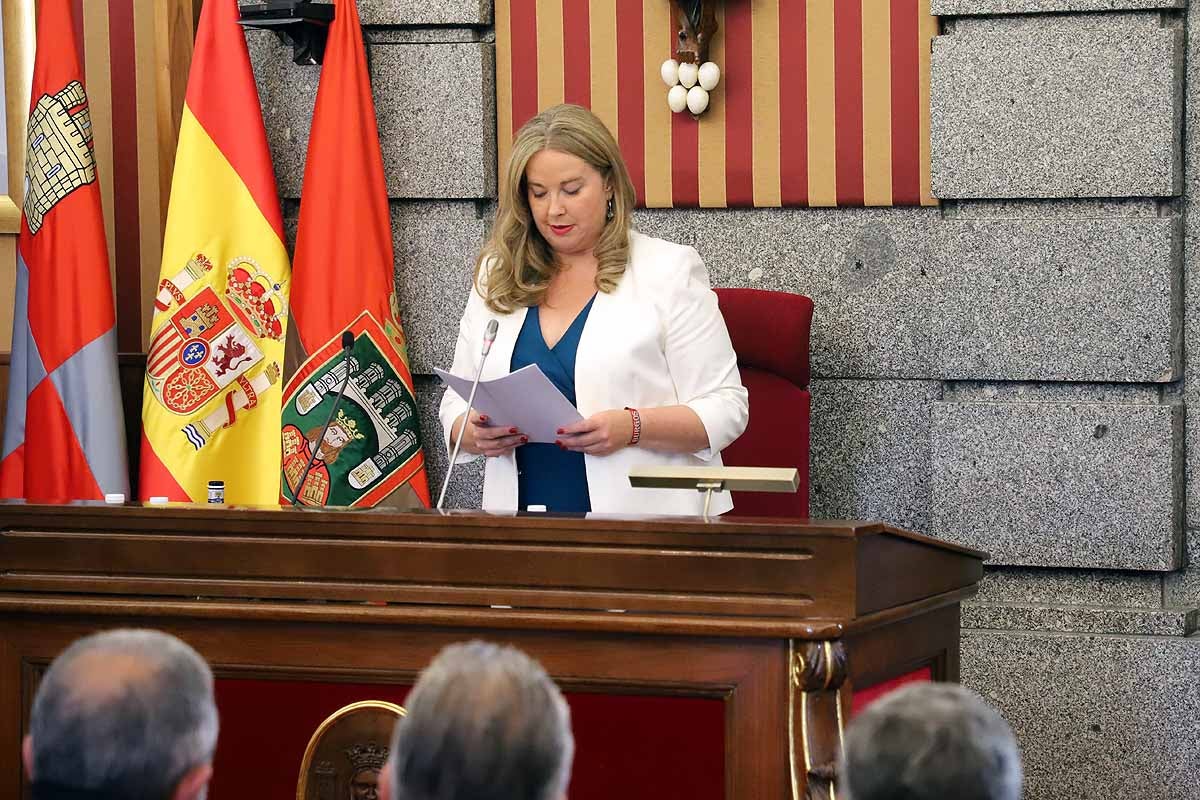 Cristina Ayala en su primer discurso como alcaldesa de Burgos ya desde el sillón de regidora.