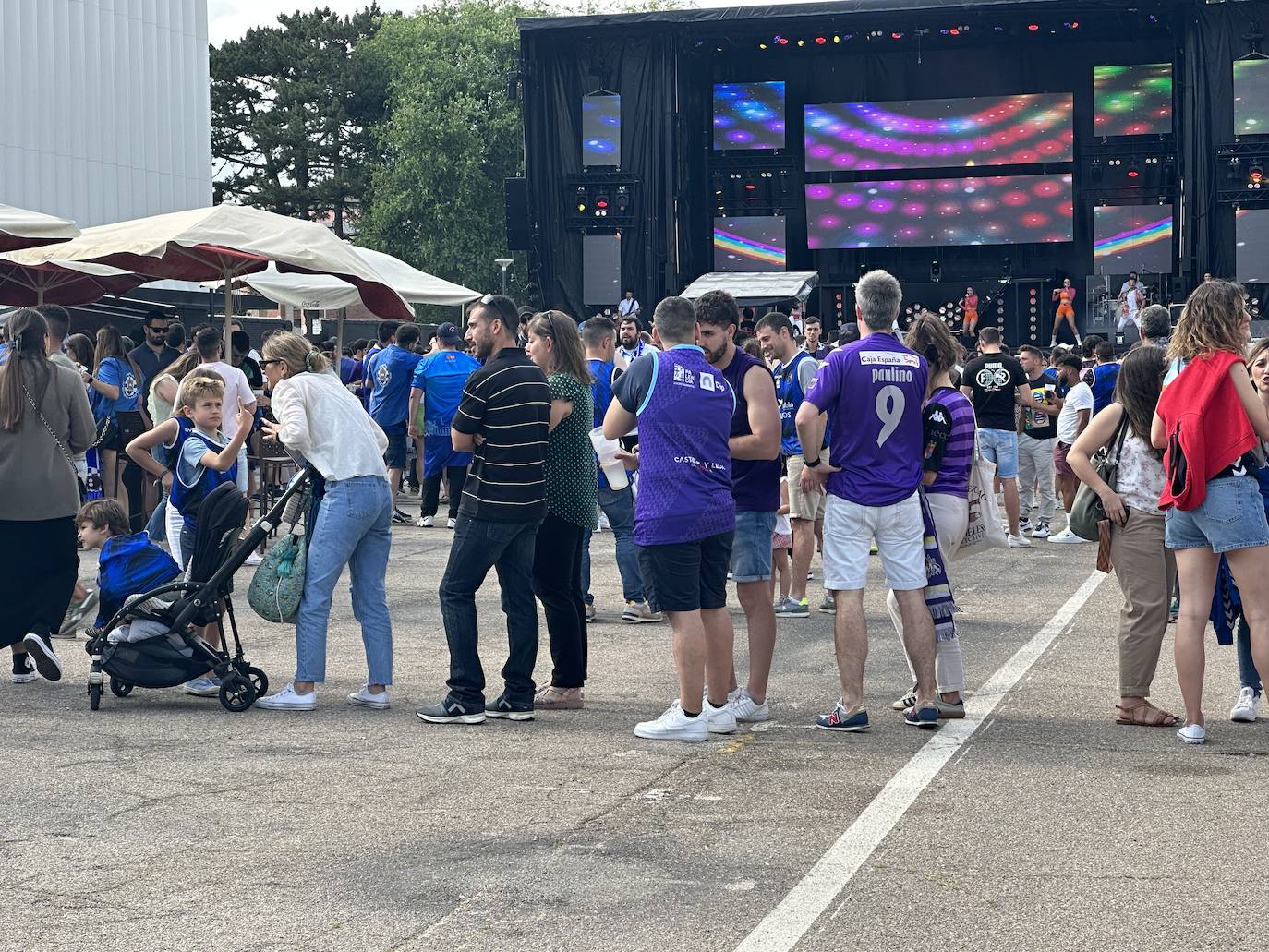 Ambientazo en la previa de la final entre Zunder Palencia y Hereda San Pablo