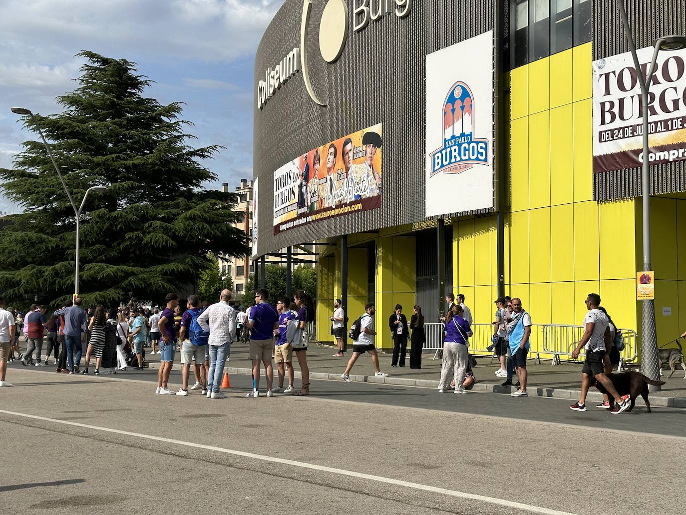 Ambientazo en la previa de la final entre Zunder Palencia y Hereda San Pablo