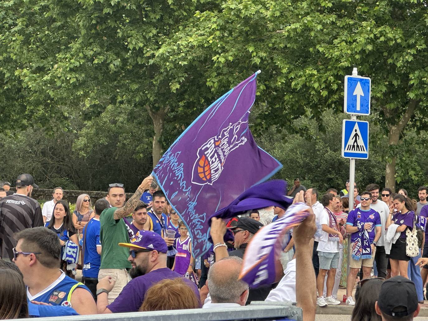 Ambientazo en la previa de la final entre Zunder Palencia y Hereda San Pablo